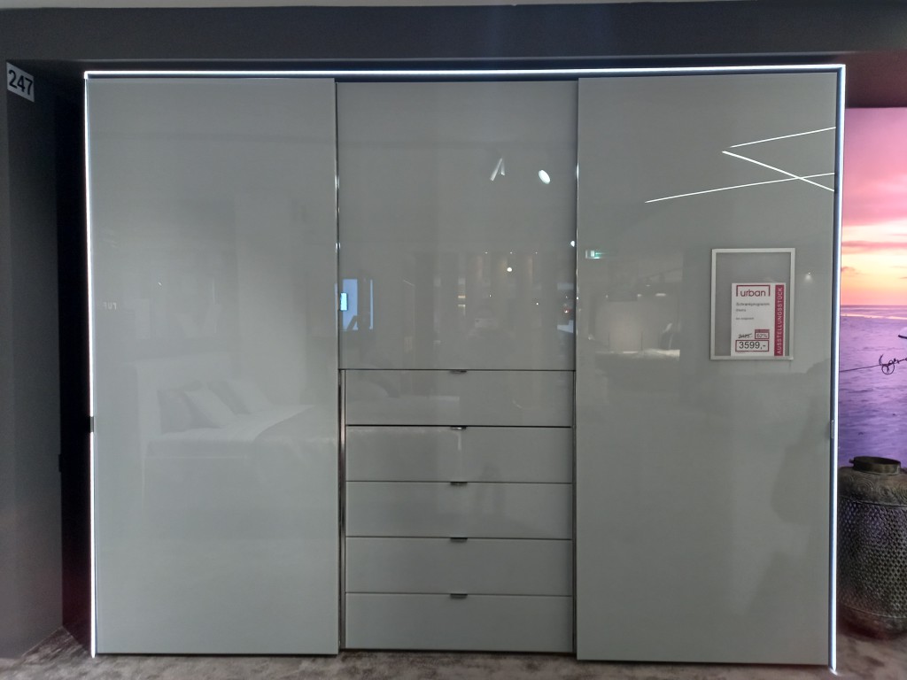 Kleiderschrank Stesha