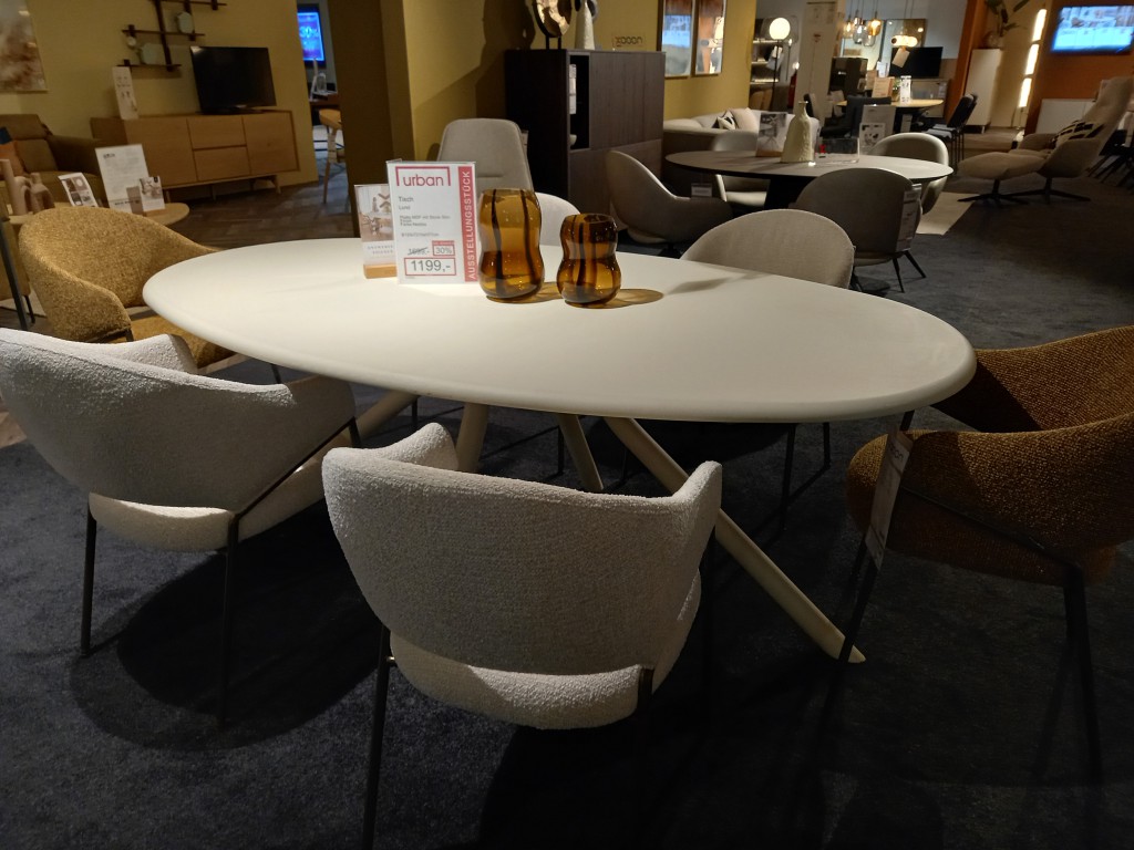 Tisch Lund